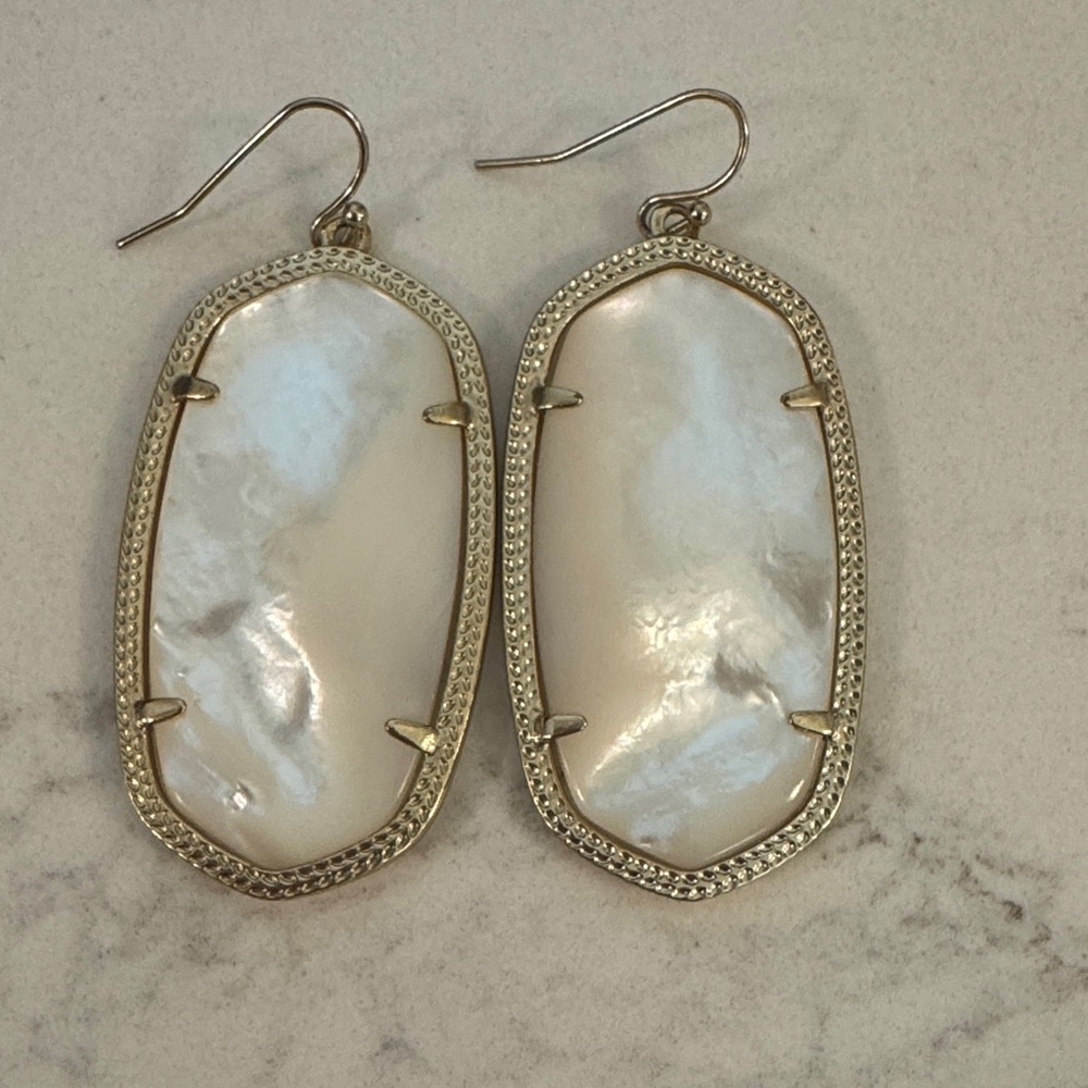 Kendra Scott “Elle” Gold and Cream Dangle Earrings